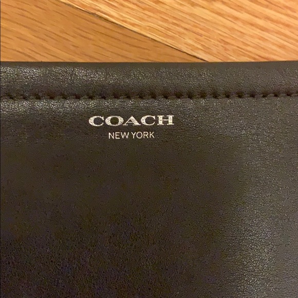 💯 Authentic Coach leather large wristlet - Picture 2 of 6